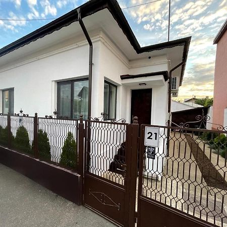 Premier Rooms Ploiesti Exterior photo