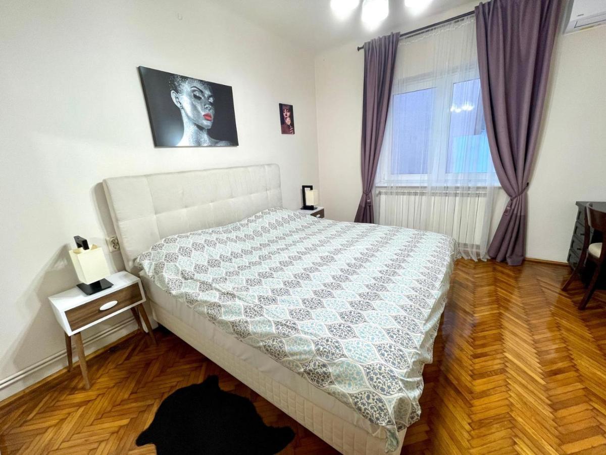 Premier Rooms Ploiesti Exterior photo